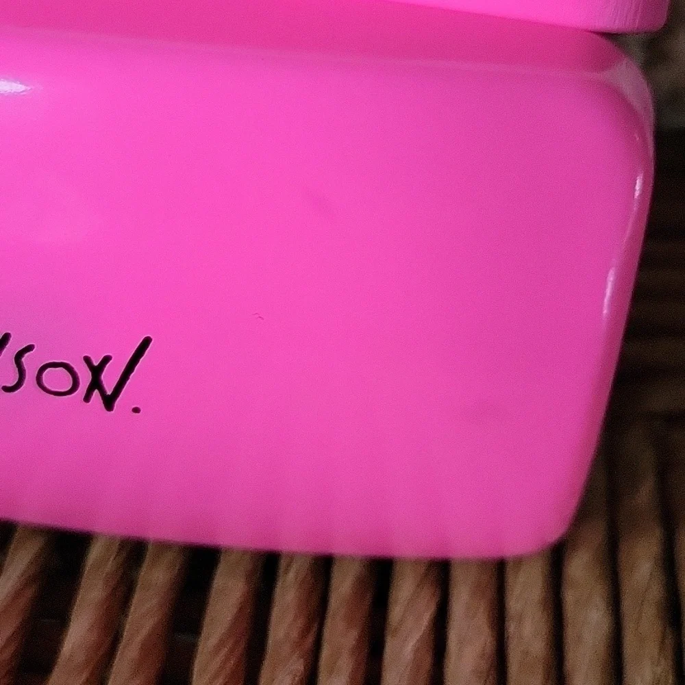 Betsey Johnson pink, hard, eyeglass/sunglass case